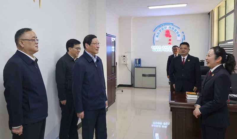 01、12月17日,最高人民检察院党组书记、检察长应勇率最高检调研组在绵阳高新区检察院调研。.jpg